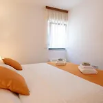Makarska Beach Apartment Lucija